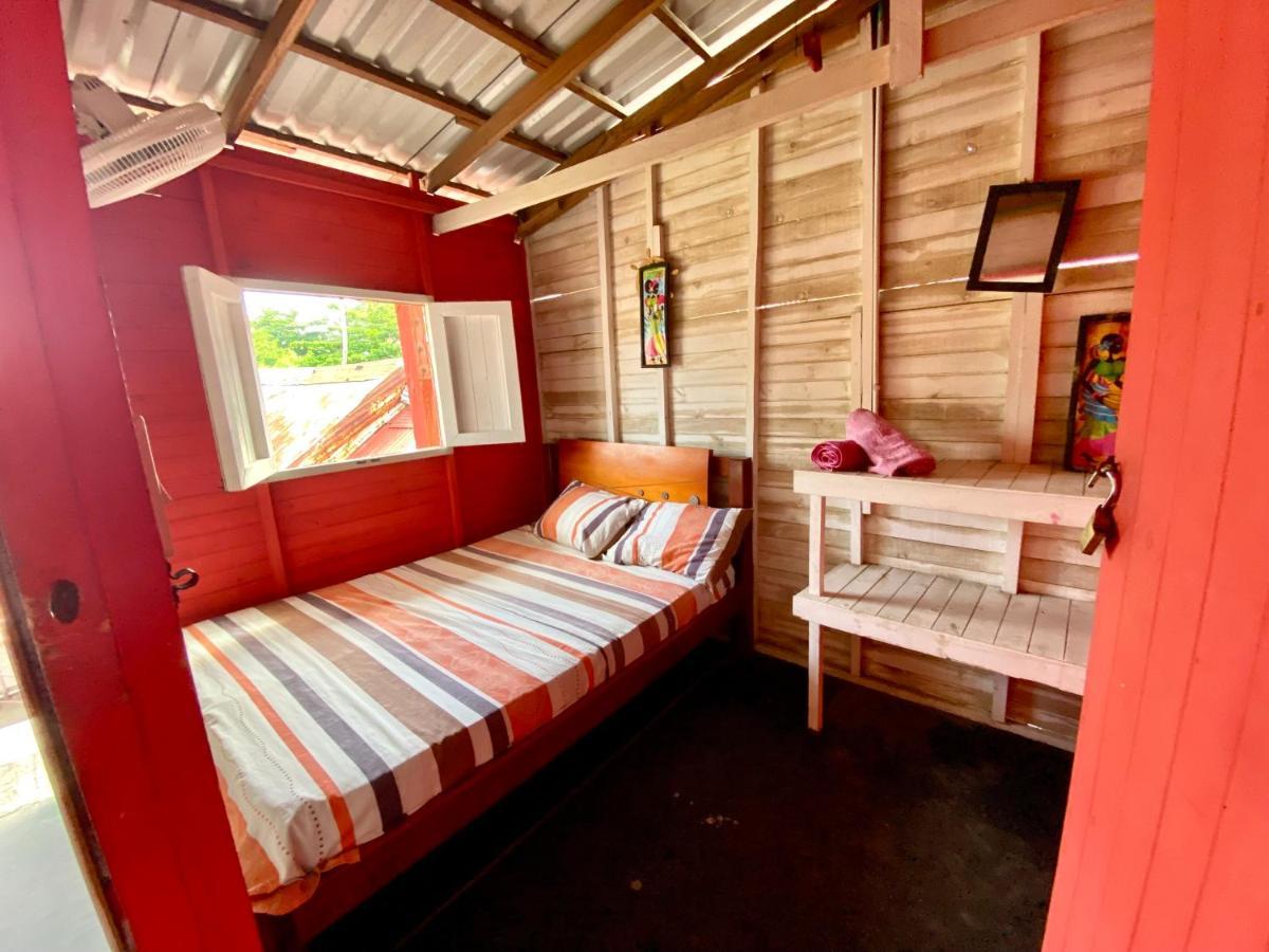 Hostal Paraiso อิสลา เมาคูรา ภายนอก รูปภาพ
